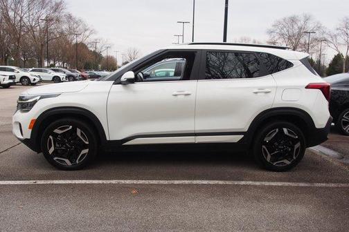 Snow White Pearl 2025 Kia Seltos SX