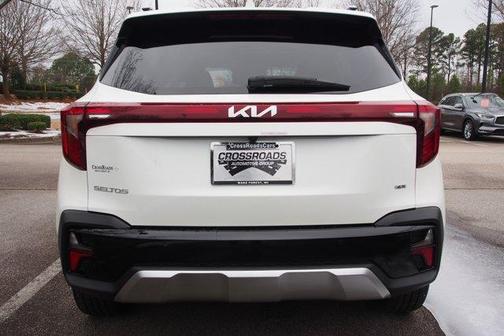 Snow White Pearl 2025 Kia Seltos SX