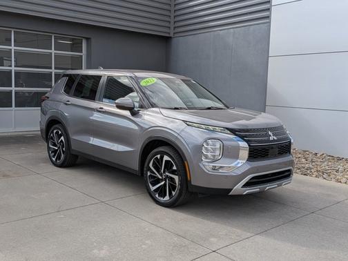 2022 Mitsubishi Outlander SE
