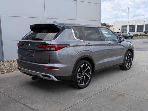 2022 Mitsubishi Outlander SE