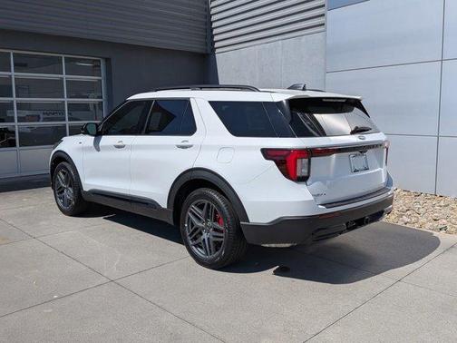 White Metallic 2026 Ford Explorer ST-Line