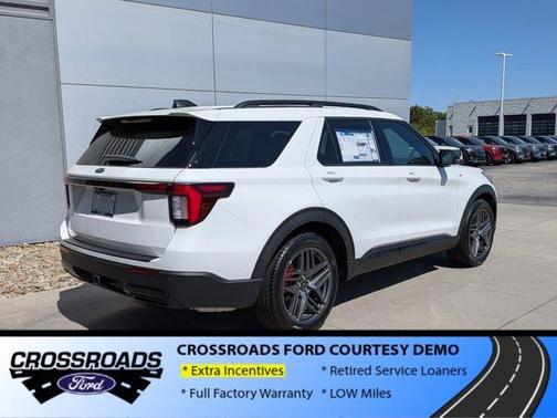 White Metallic 2026 Ford Explorer ST-Line