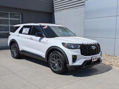 White Metallic 2026 Ford Explorer ST-Line