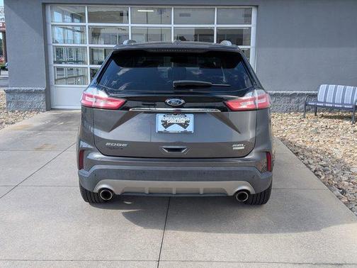 Magnetic 2019 Ford Edge SEL