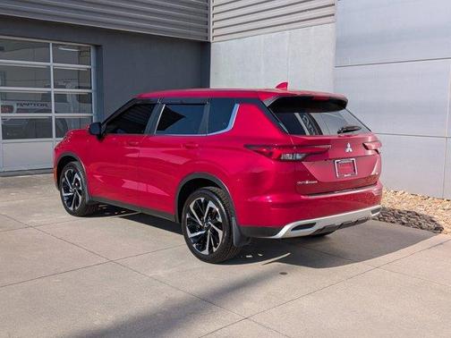 2024 Mitsubishi Outlander SE