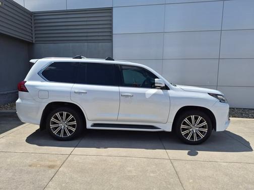 Starfire Pearl 2017 Lexus LX 570 BASE