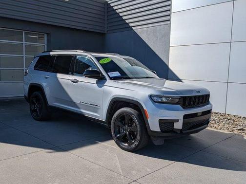 2023 Jeep Grand Cherokee L Laredo