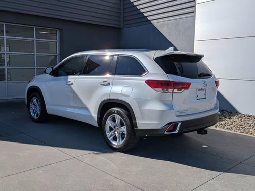 2017 Toyota Highlander LIMITED