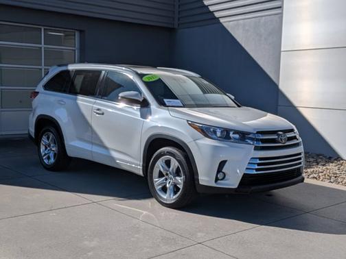 2017 Toyota Highlander LIMITED