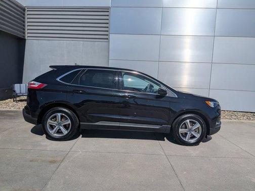 Agate Black Metallic 2022 Ford Edge SEL