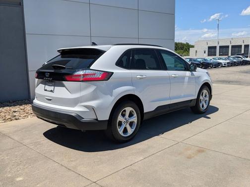 2021 Ford Edge SE