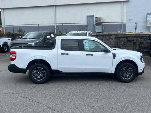Oxford White 2026 Ford Maverick XLT