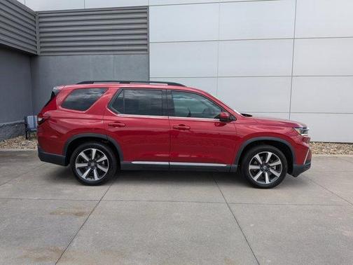 Radiant Red Metallic II 2025 Honda Pilot TOURING