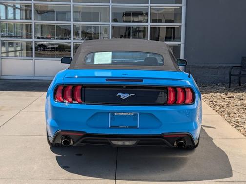 2022 Ford Mustang ECOBOOST PREMIUM