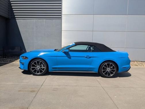 2022 Ford Mustang ECOBOOST PREMIUM