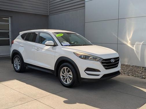 2016 Hyundai TUCSON SE