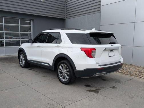 Star White 2023 Ford Explorer XLT
