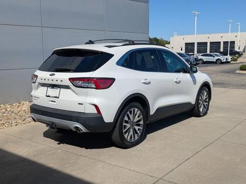 2022 Ford Escape TITANIUM