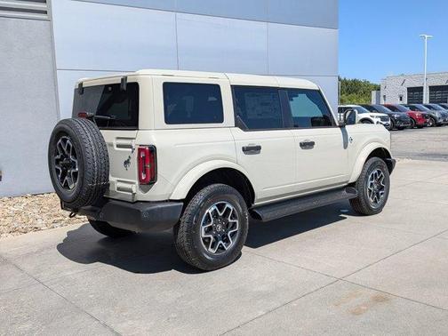 Beige 2026 Ford Bronco Outer Banks
