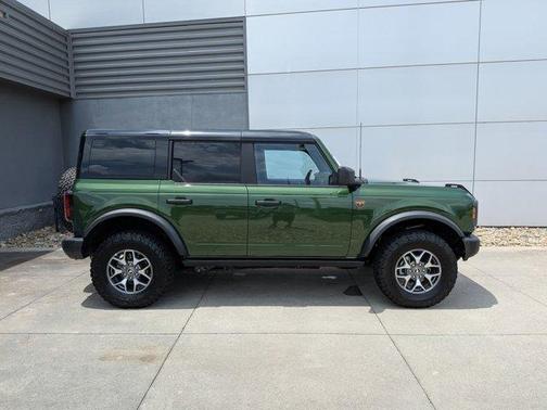 Eruption Green Metallic 2025 Ford Bronco Badlands
