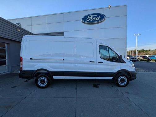 2026 Ford Transit-250 148 WB Medium Roof Cargo