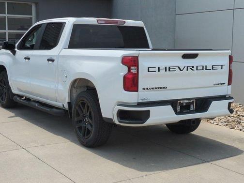 Summit White 2024 Chevrolet Silverado 1500 Custom