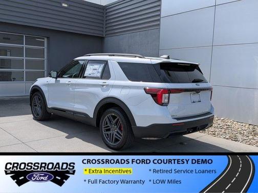 White Metallic 2026 Ford Explorer ST-Line