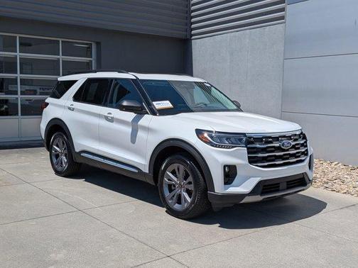 Star White 2025 Ford Explorer Active