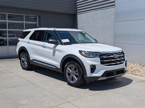 Star White 2025 Ford Explorer Active
