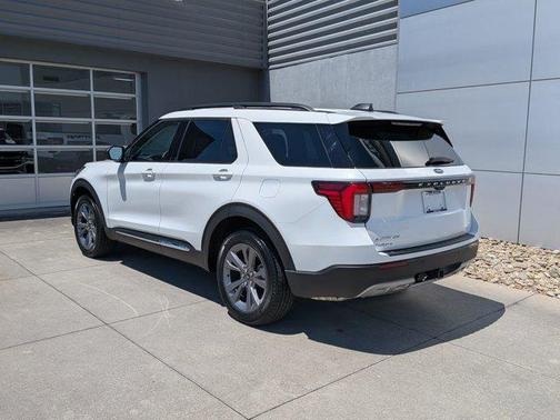 Star White 2025 Ford Explorer Active