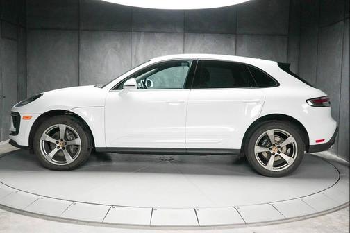 2022 Porsche Macan Base AWD 4dr SUV