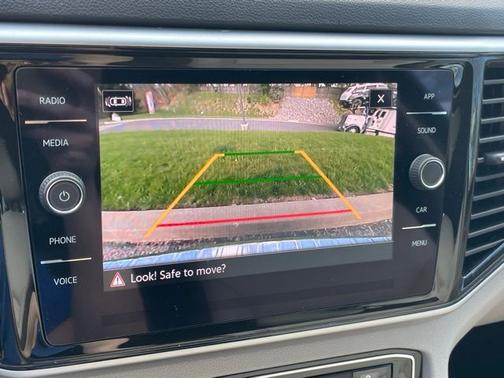 Deep Black Pearl Effect 2023 Volkswagen Atlas 3.6 SE w/ Technology