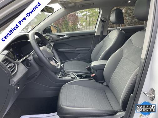 2025 Volkswagen Taos 1.5T SE Black