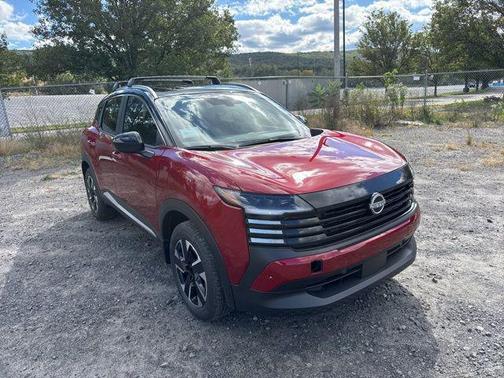 Scarlet Ember Tintcoat/Super Black 2026 Nissan Kicks SV