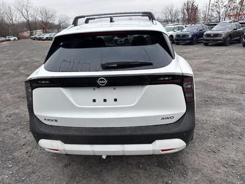 2026 Nissan Kicks SV