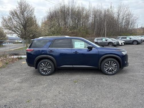 2025 Nissan Pathfinder SL 4WD