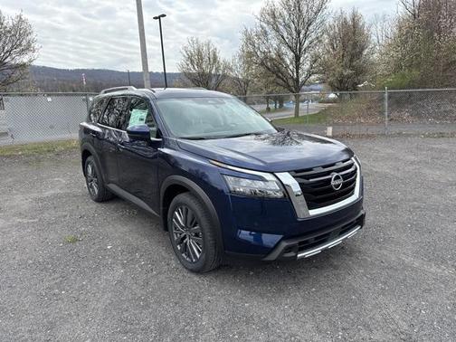 2025 Nissan Pathfinder SL 4WD
