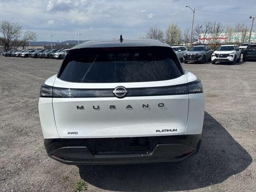 Everest White Pearl Tricoat/Super Black 2026 Nissan Murano Platinum
