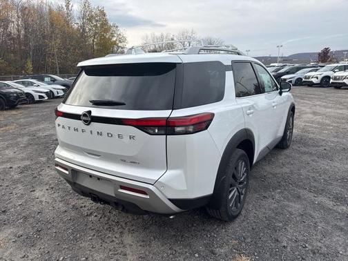 2025 Nissan Pathfinder SL 4WD