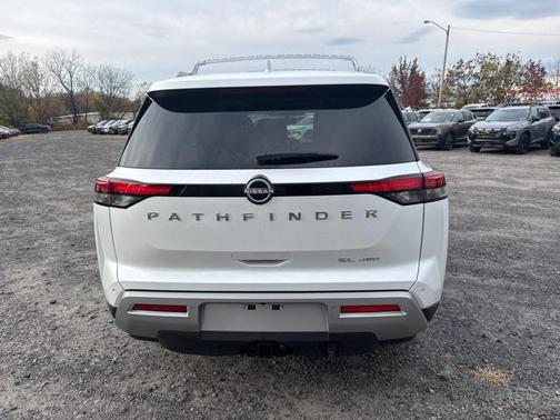 2025 Nissan Pathfinder SL 4WD