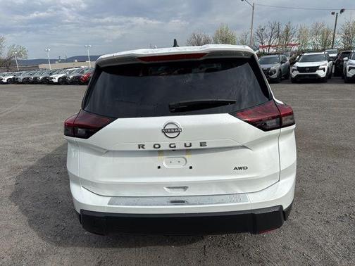Everest White Pearl Tricoat 2026 Nissan Rogue SV