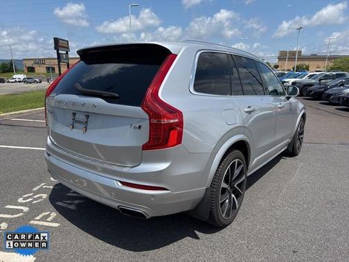 2021 Volvo XC90 T6 Momentum
