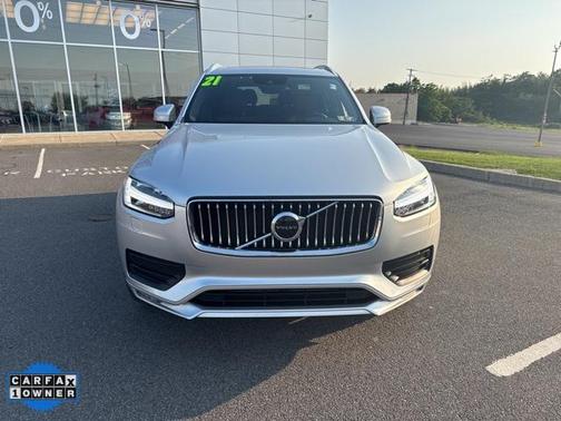 2021 Volvo XC90 T6 Momentum