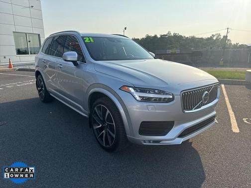 2021 Volvo XC90 T6 Momentum