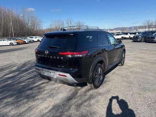 2025 Nissan Pathfinder SL 4WD