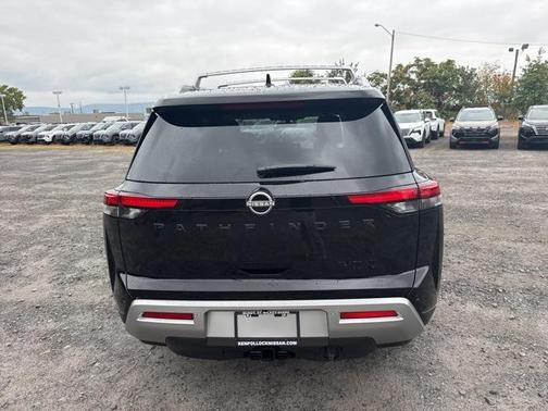 2025 Nissan Pathfinder Platinum 4WD