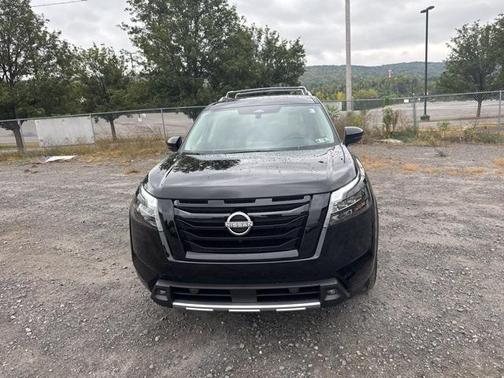 2025 Nissan Pathfinder Platinum 4WD