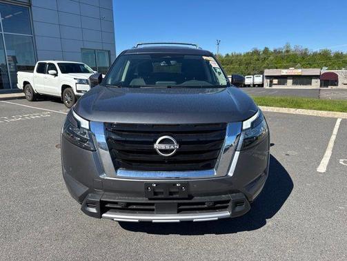 Gun Metallic 2025 Nissan Pathfinder SL 4WD