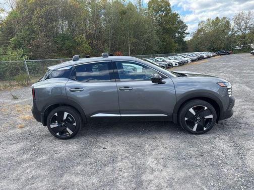 Gun Metallic 2026 Nissan Kicks SR