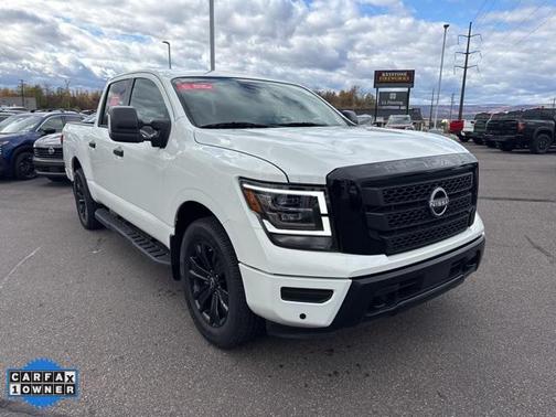 2024 Nissan Titan SV